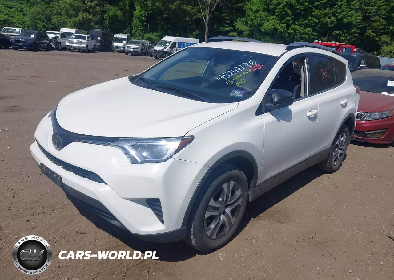 2018 Toyota Rav4 Le VIN:JTMBFREV8JJ724319 - 2
