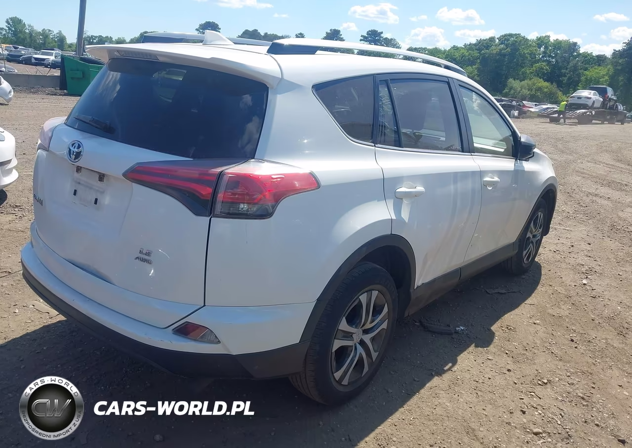 2018 Toyota Rav4 Le VIN:JTMBFREV8JJ724319 - 4