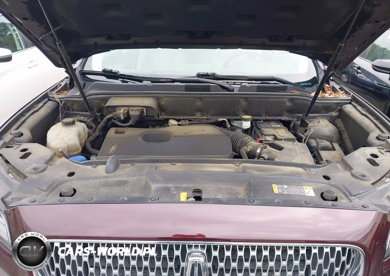2020 Lincoln Nautilus Standard VIN:2LMPJ6J93LBL13333 - 10