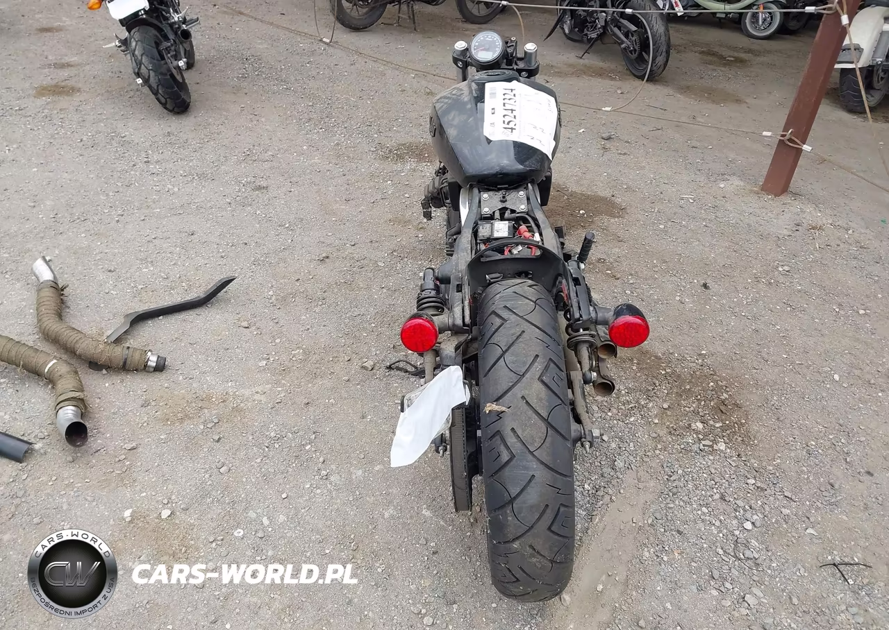 2018 Indian Motorcycle Co. Scout Bobber VIN:56KMTB001J3132523 - 18