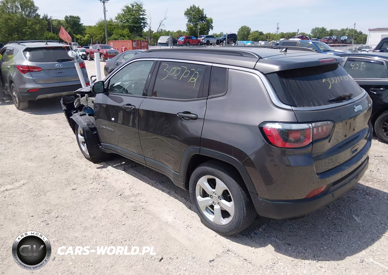 2018 Jeep Compass Latitude Fwd VIN:3C4NJCBB6JT377018 - 3
