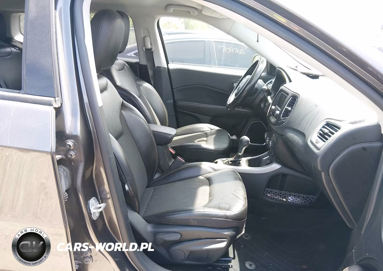 2018 Jeep Compass Latitude Fwd VIN:3C4NJCBB6JT377018 - 5