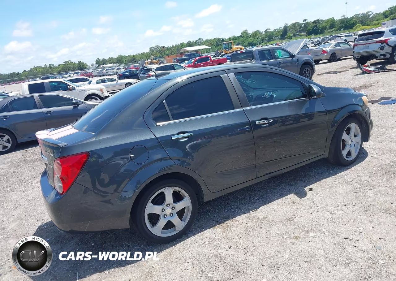 2015 Chevrolet Sonic Ltz Auto VIN:1G1JE5SB7F4101435 - 4