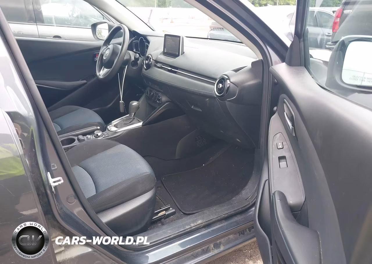 2017 Toyota Yaris Ia VIN:3MYDLBYV6HY184593 - 5