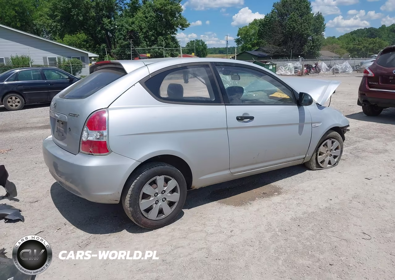 2009 Hyundai Accent Gs VIN:KMHCM36C89U113698 - 4