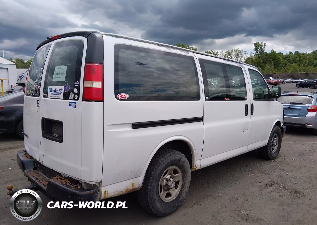2007 Chevrolet Express Work Van VIN:1GCFG15X371228385 - 4