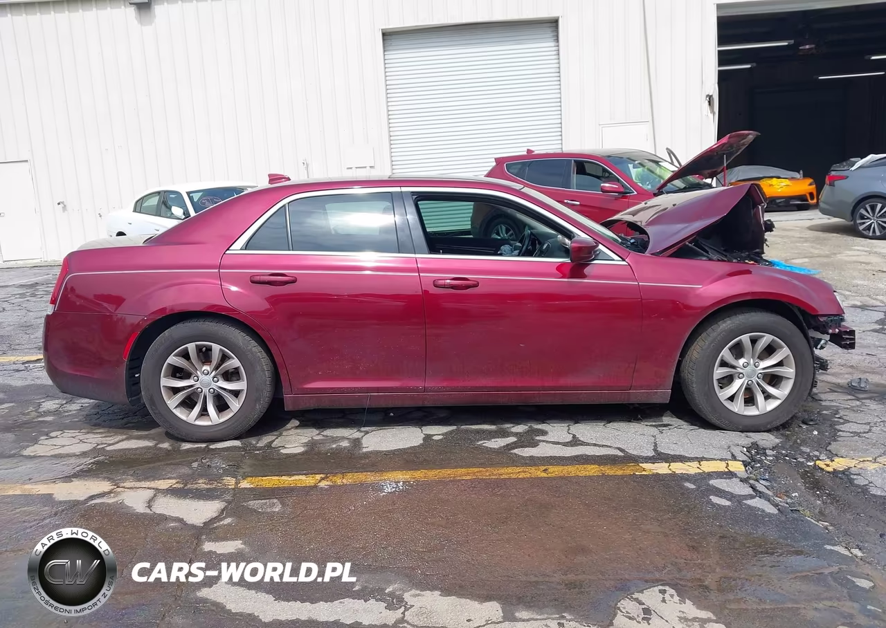 2019 Chrysler 300 Touring VIN:2C3CCAAG8KH736970 - 13