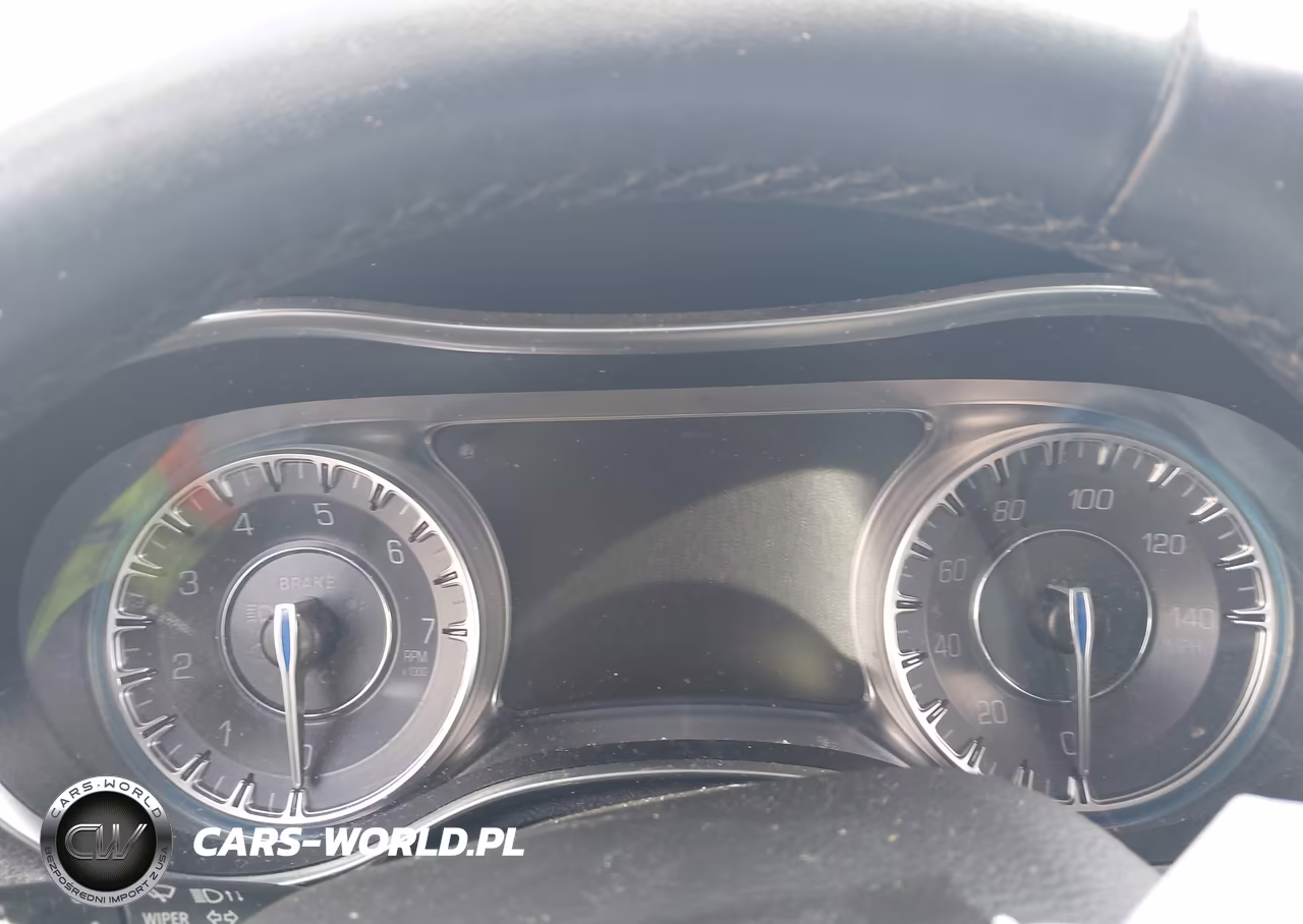2019 Chrysler 300 Touring VIN:2C3CCAAG8KH736970 - 7