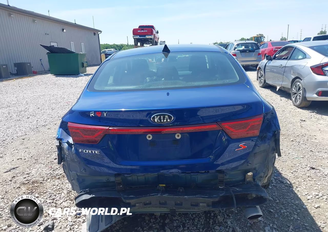2019 Kia Forte S VIN:3KPF34AD0KE038915 - 16