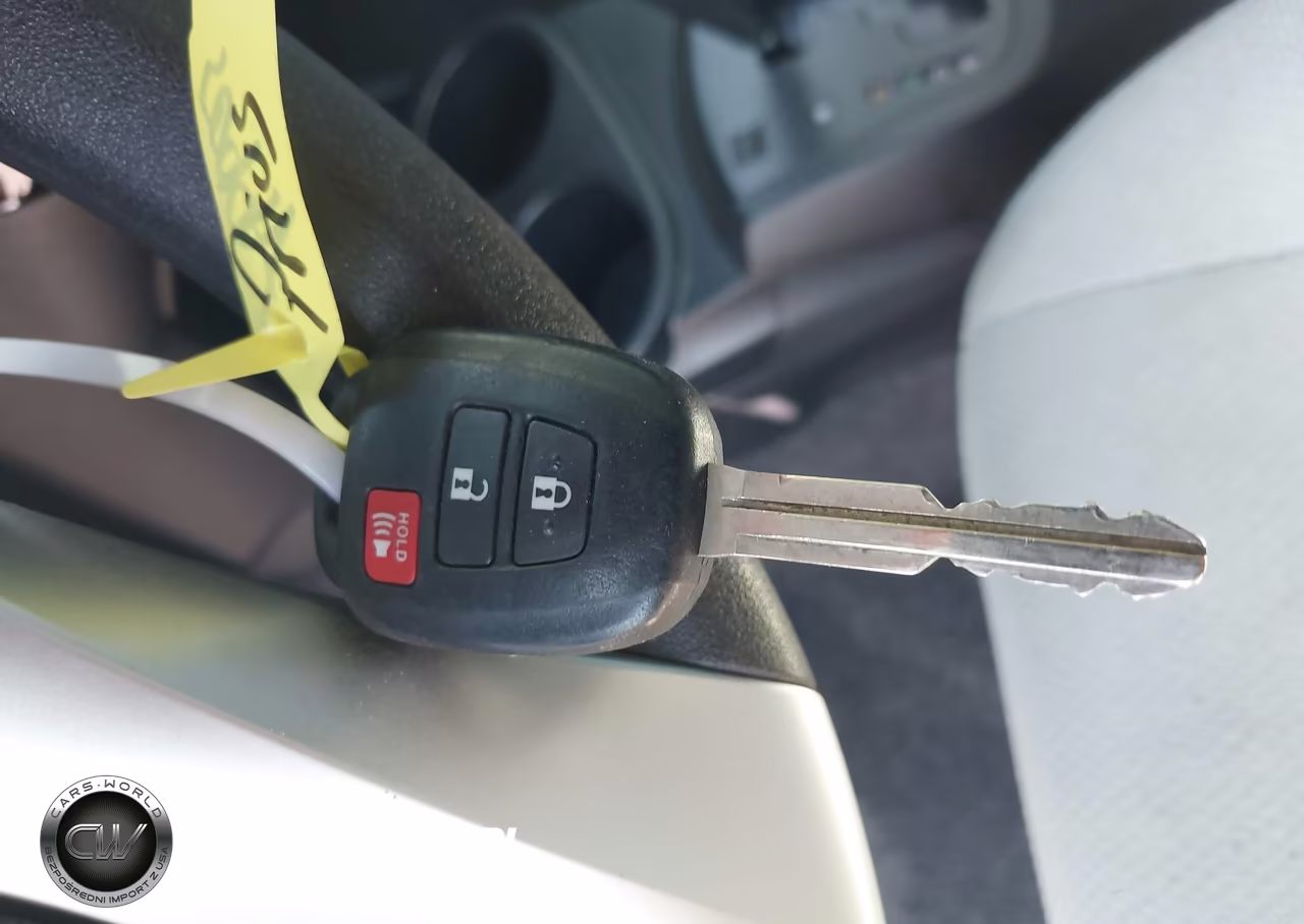 2015 Toyota Prius C One VIN:JTDKDTB38F1579201 - 11