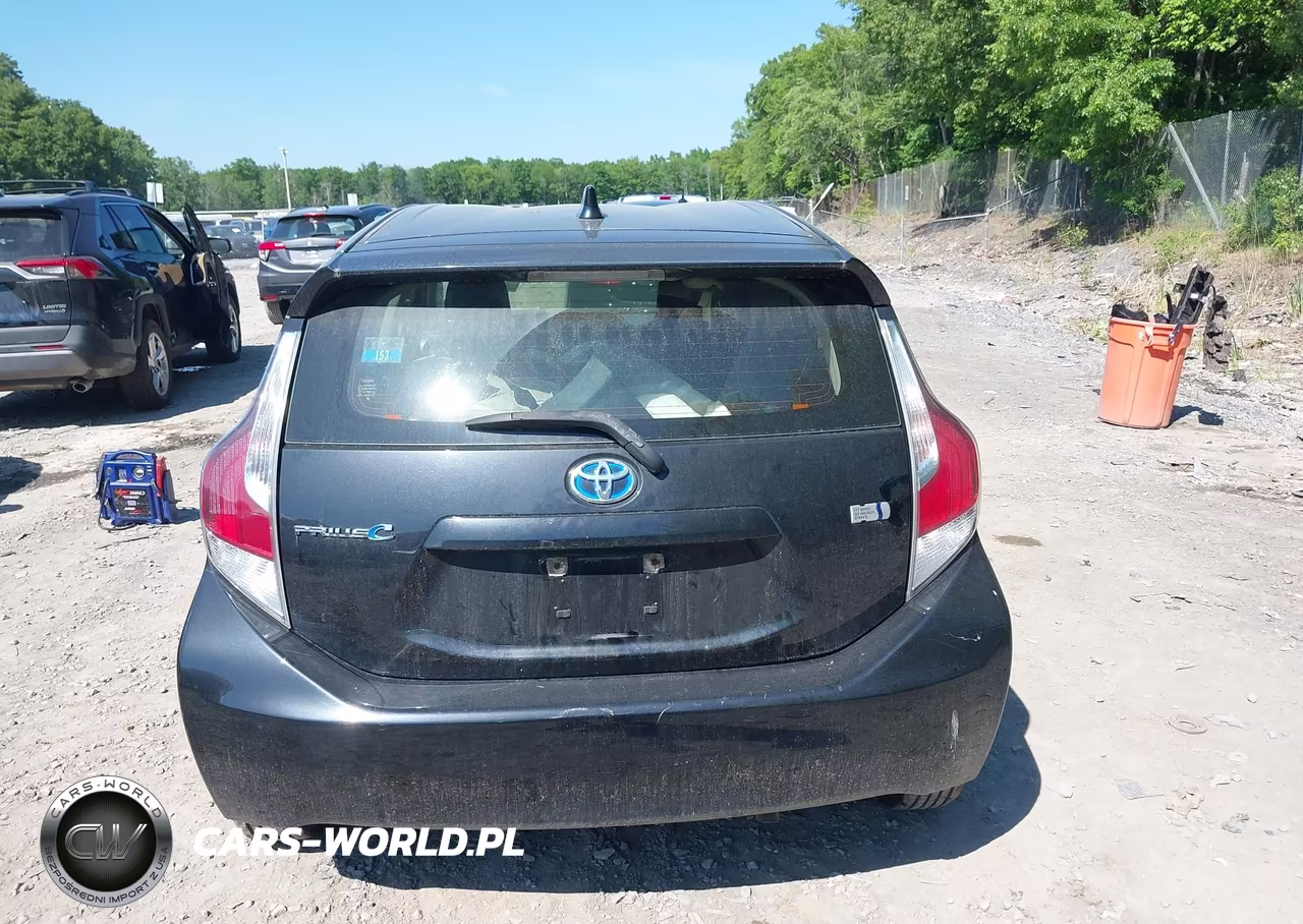 2015 Toyota Prius C One VIN:JTDKDTB38F1579201 - 16