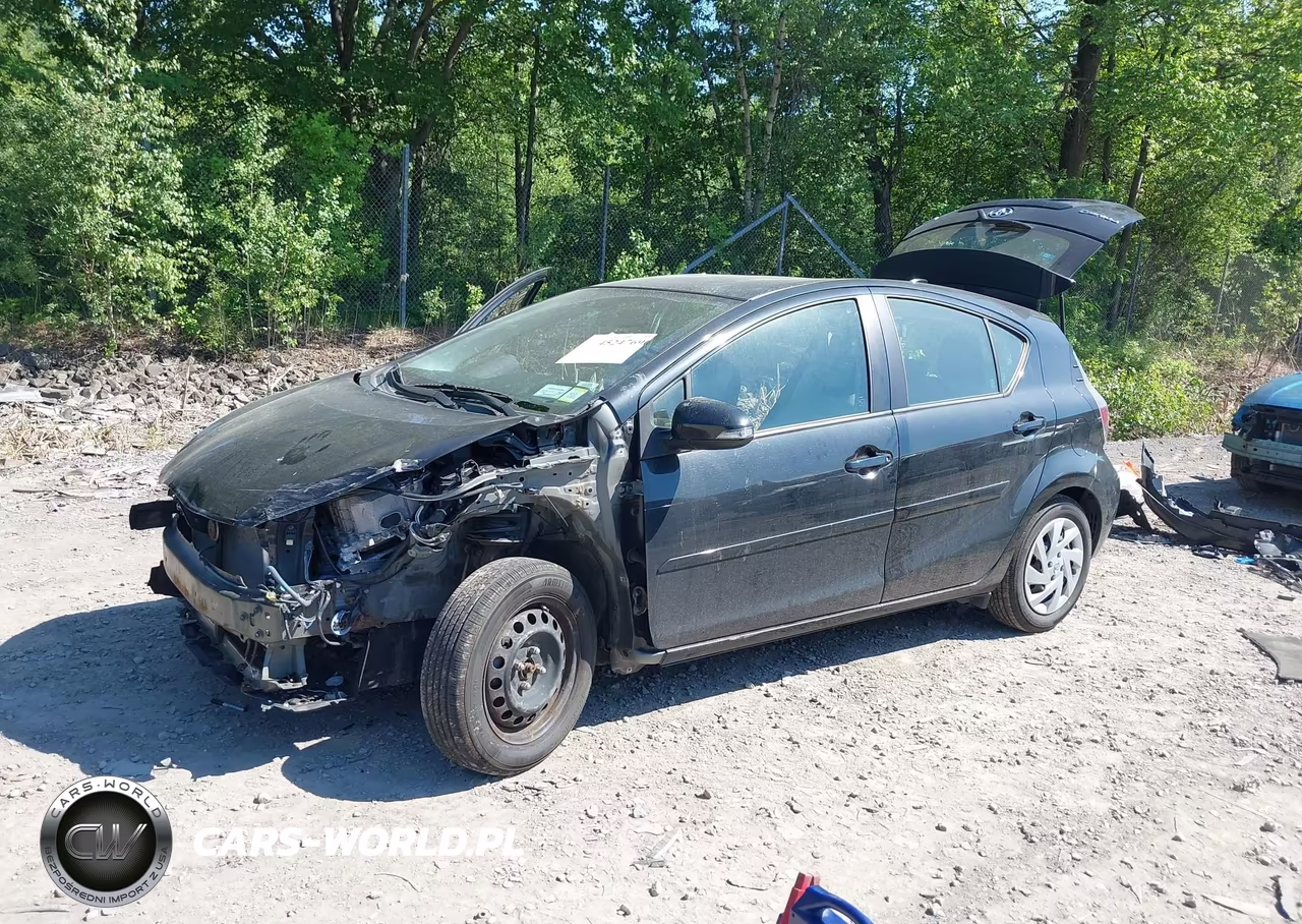 2015 Toyota Prius C One VIN:JTDKDTB38F1579201 - 2
