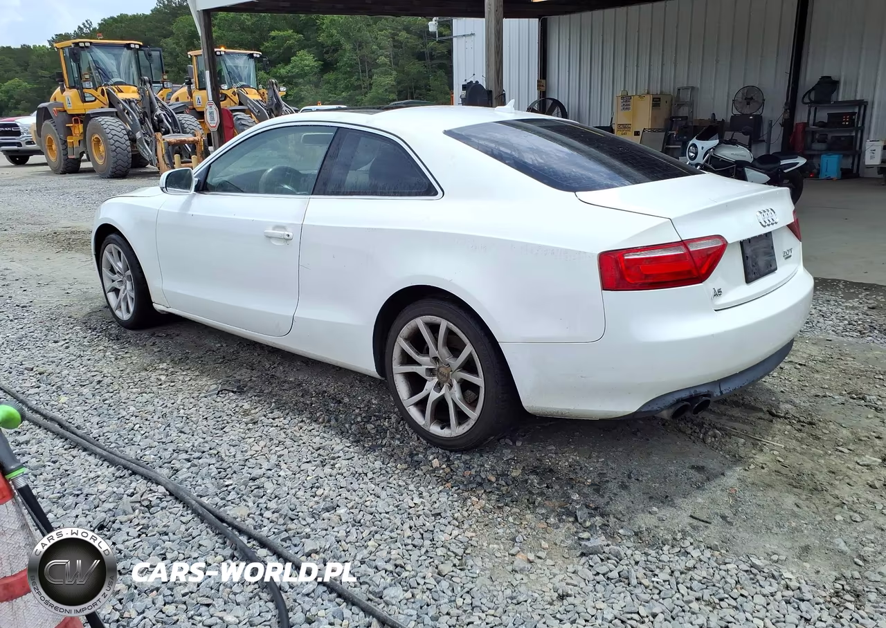 2011 Audi A5 2.0T Premium VIN:WAUCFAFR2BA038055 - 3