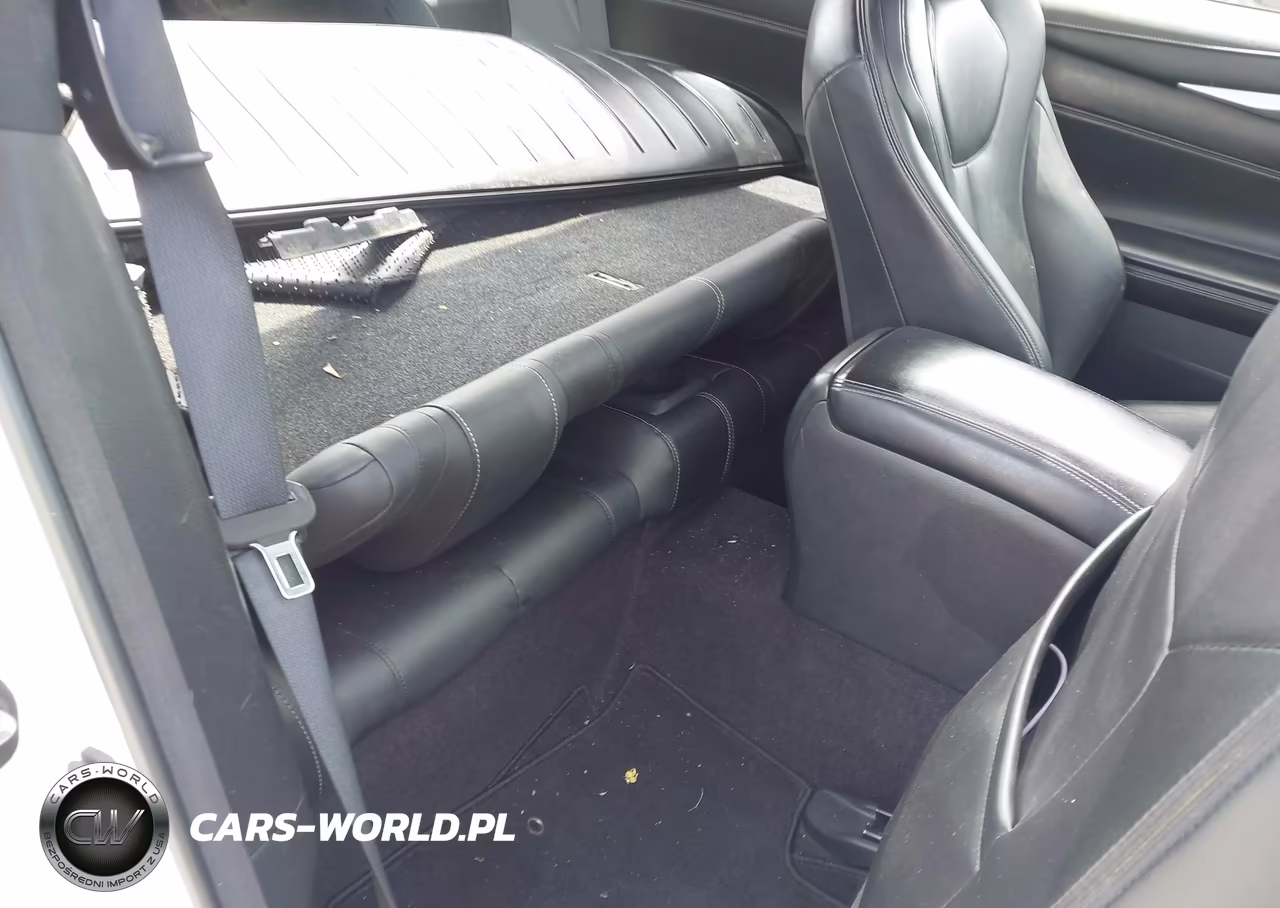 2018 Infiniti Q60 3.0T Luxe VIN:JN1EV7ELXJM392131 - 8