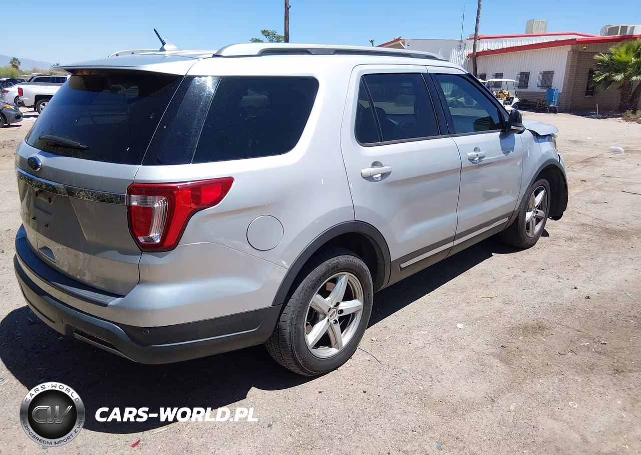 2019 Ford Explorer Xlt VIN:1FM5K7D83KGB39859 - 4