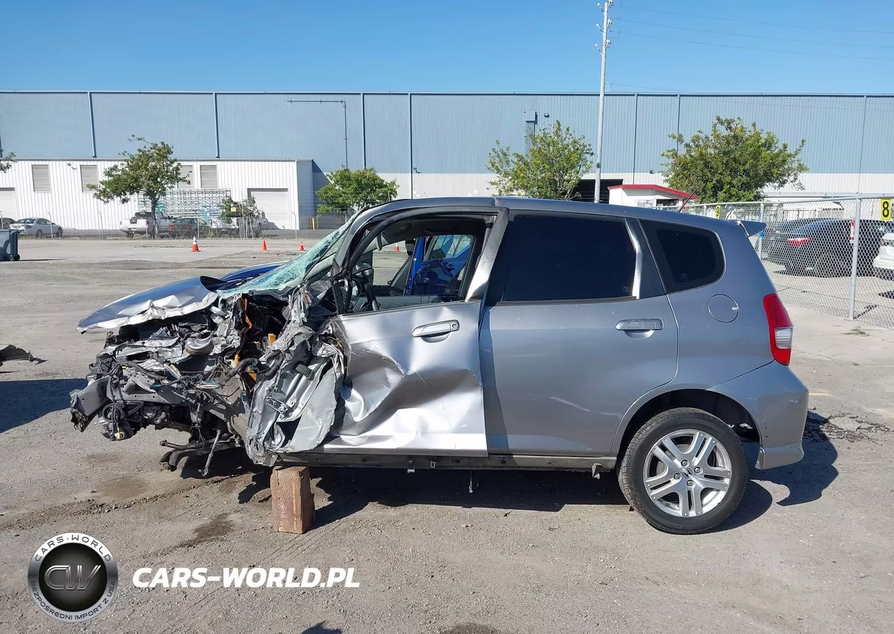2007 Honda Fit Sport VIN:JHMGD37647S004371 - 15