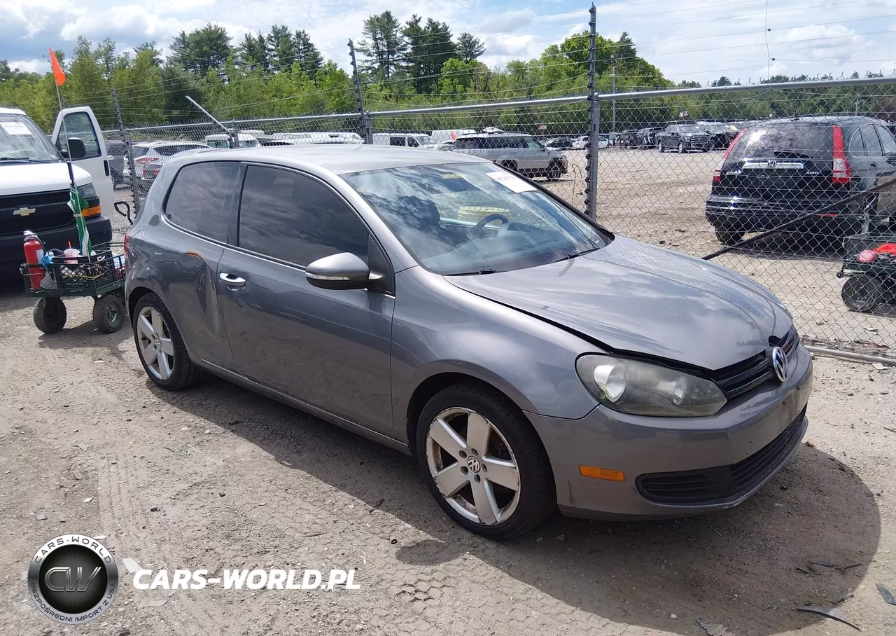 2011 Volkswagen Golf 2.5L 2-Door