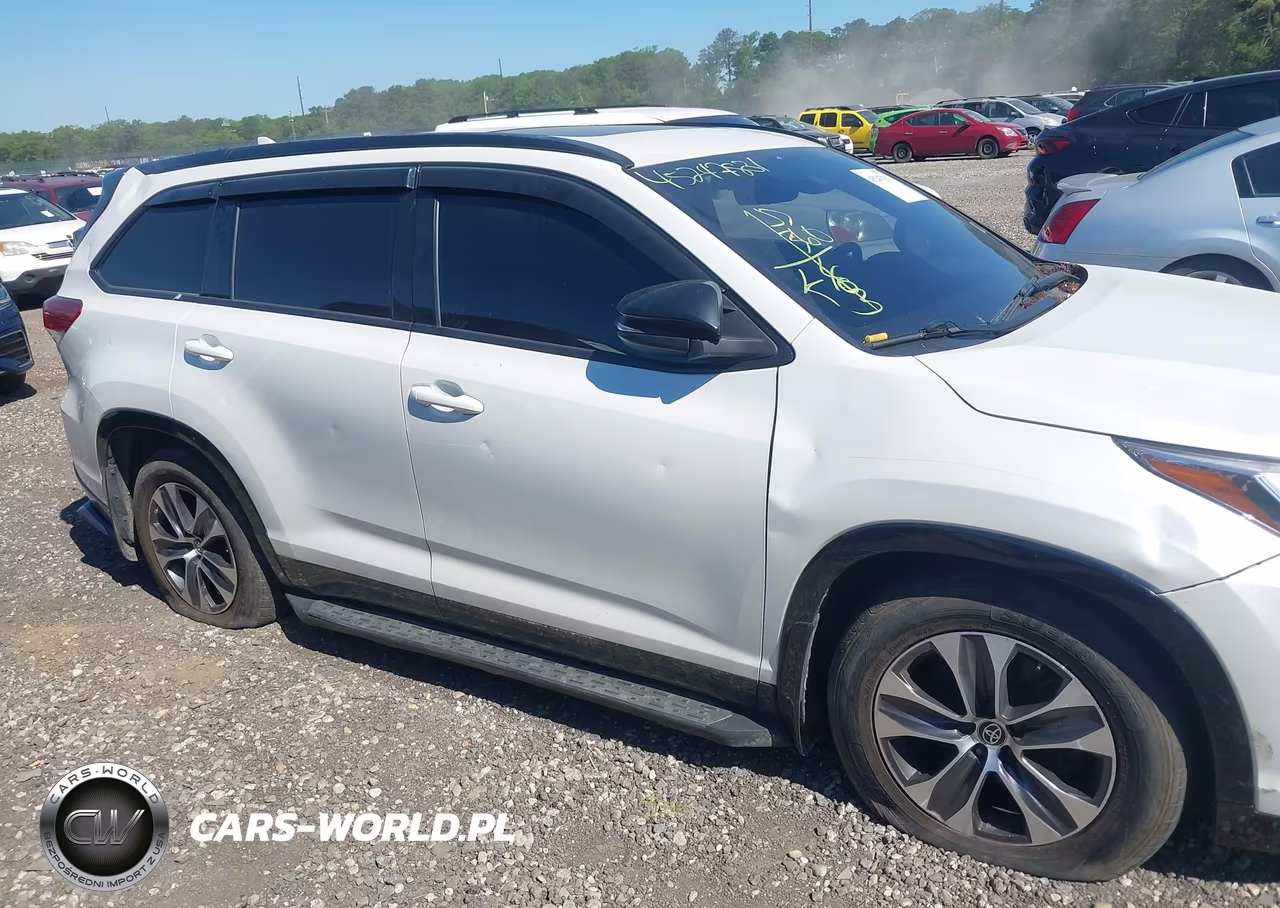 2018 Toyota Highlander Xle VIN:5TDJZRFH7JS840318 - 13