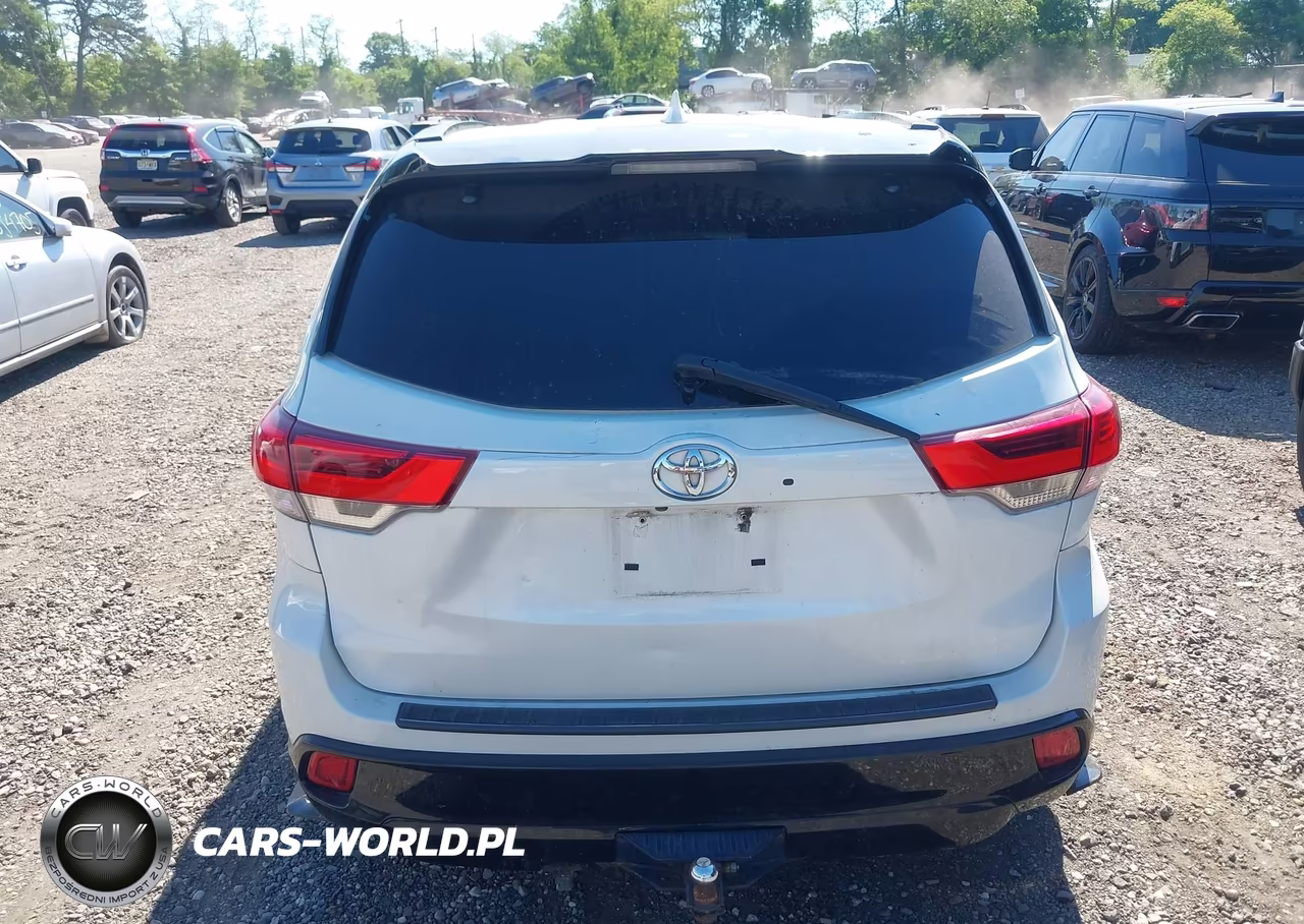 2018 Toyota Highlander Xle VIN:5TDJZRFH7JS840318 - 16