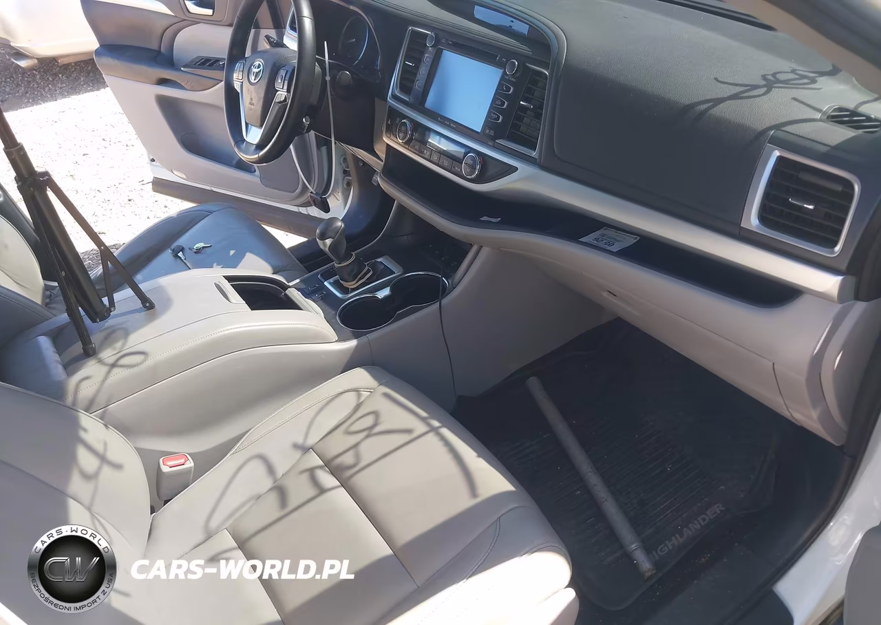 2018 Toyota Highlander Xle VIN:5TDJZRFH7JS840318 - 5
