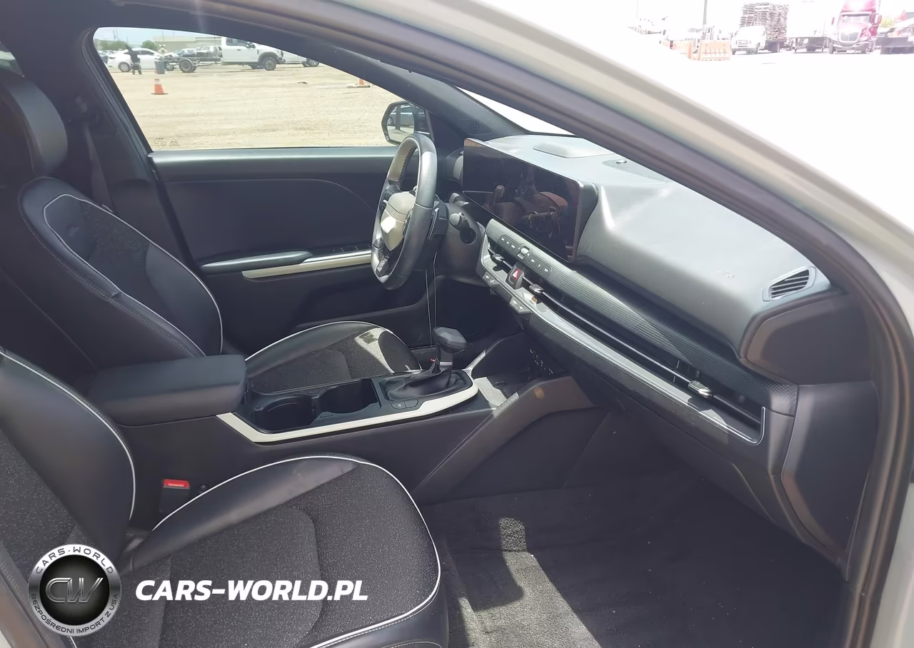 2025 Kia K4 Gt-Line VIN:3KPFW4DE5SE034337 - 5