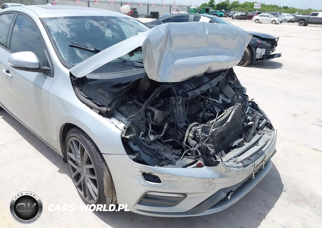 2017 Volvo S60 T5 Dynamic VIN:YV126MFL4H2432584 - 17