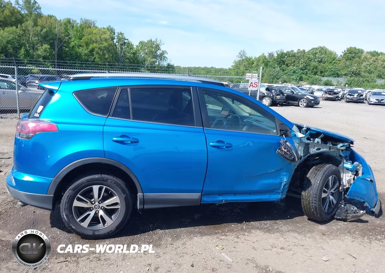 2017 Toyota Rav4 Xle VIN:JTMWFREVXHD107899 - 14
