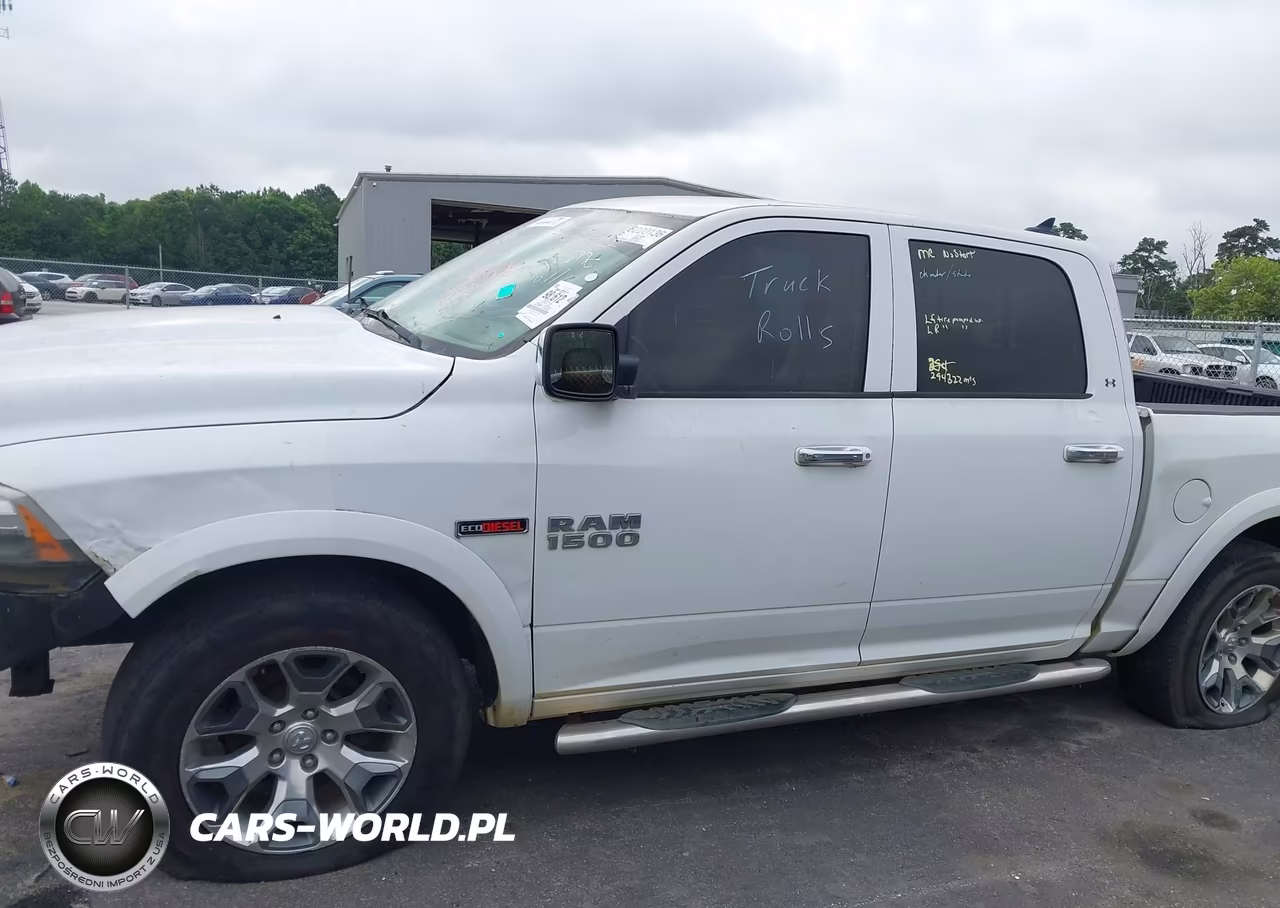 2015 Ram 1500 Laramie VIN:1C6RR6NMXFS578056 - 15