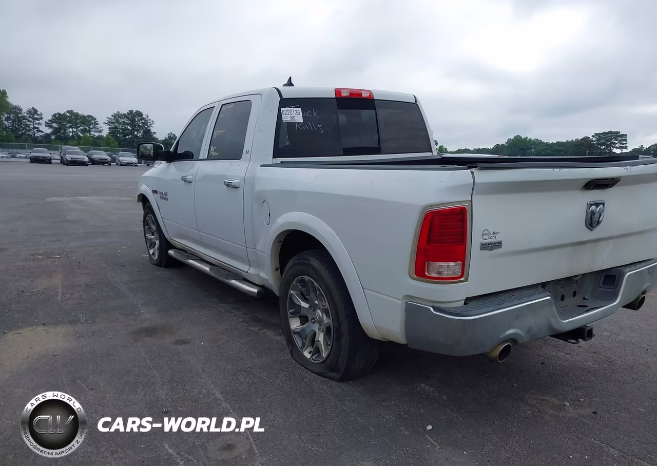 2015 Ram 1500 Laramie VIN:1C6RR6NMXFS578056 - 3