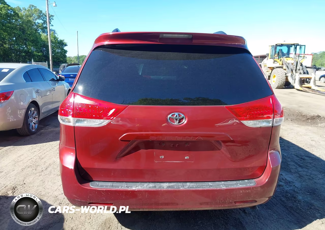 2011 Toyota Sienna Le V6 VIN:5TDKK3DC6BS143057 - 16