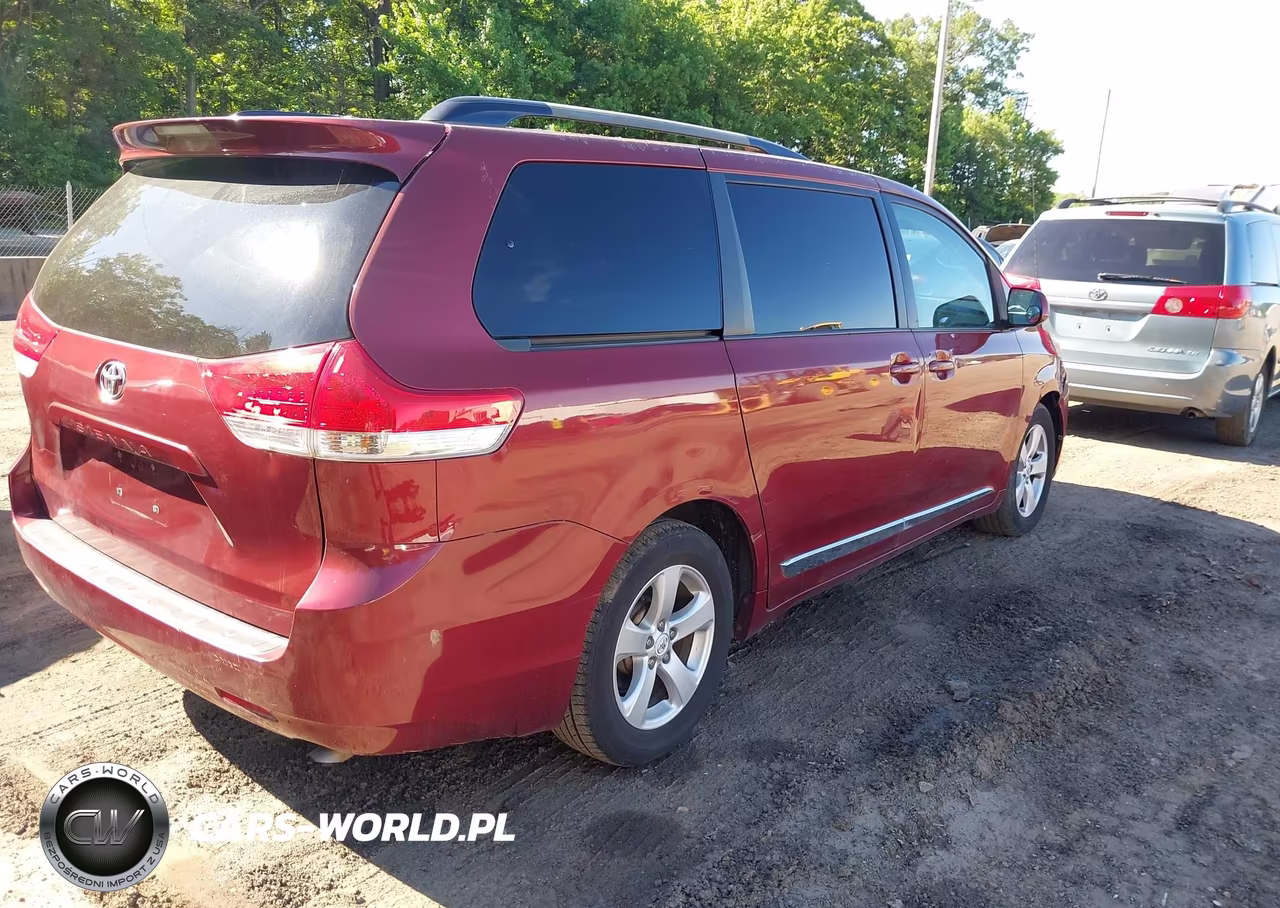 2011 Toyota Sienna Le V6 VIN:5TDKK3DC6BS143057 - 4