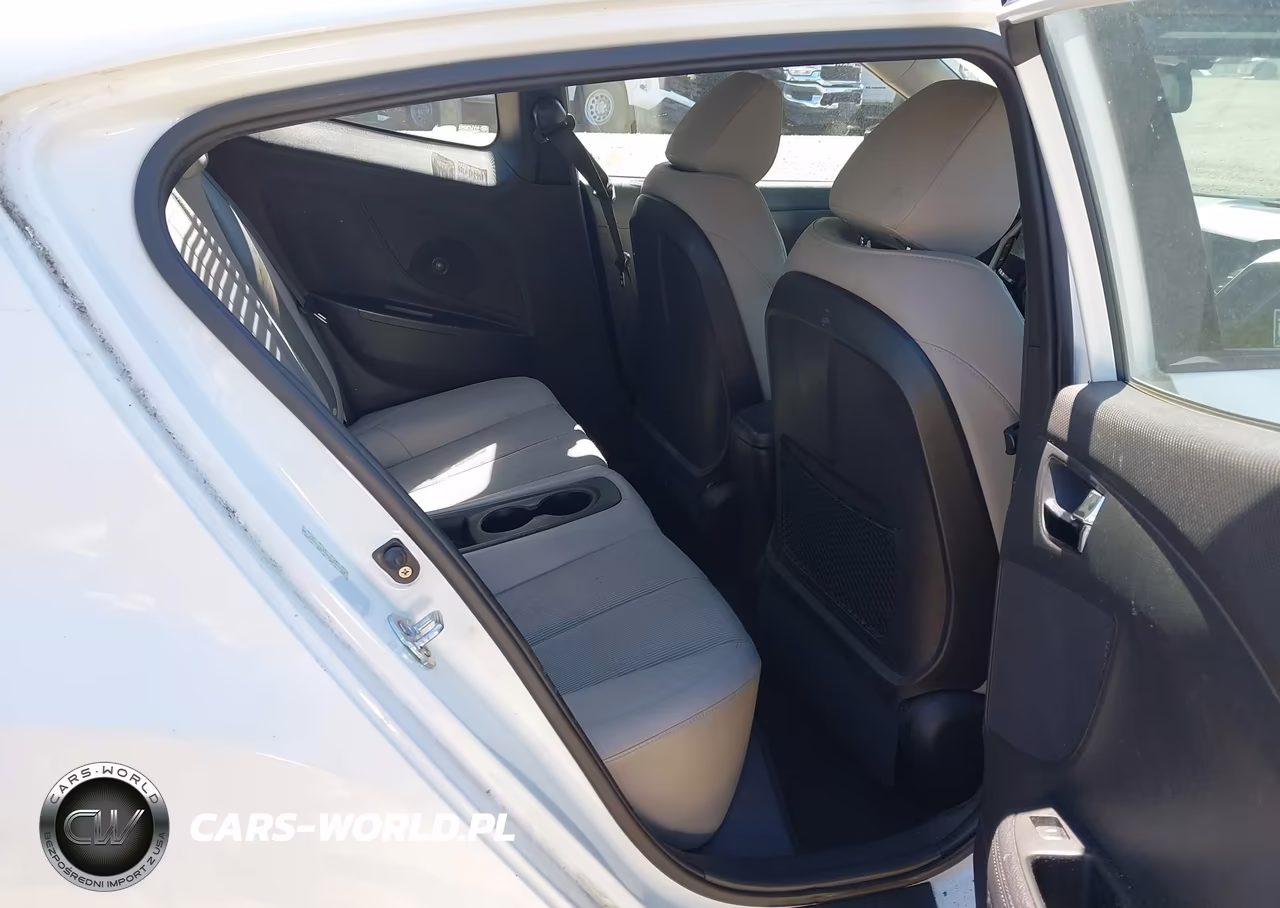 2012 Hyundai Veloster Base W-Gray VIN:KMHTC6AD4CU044438 - 8