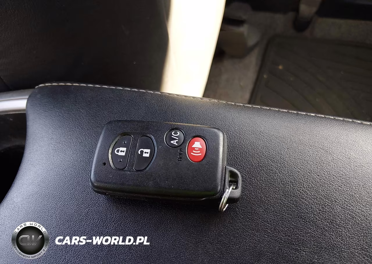 2014 Toyota Prius Four VIN:JTDKN3DU3E1741043 - 11