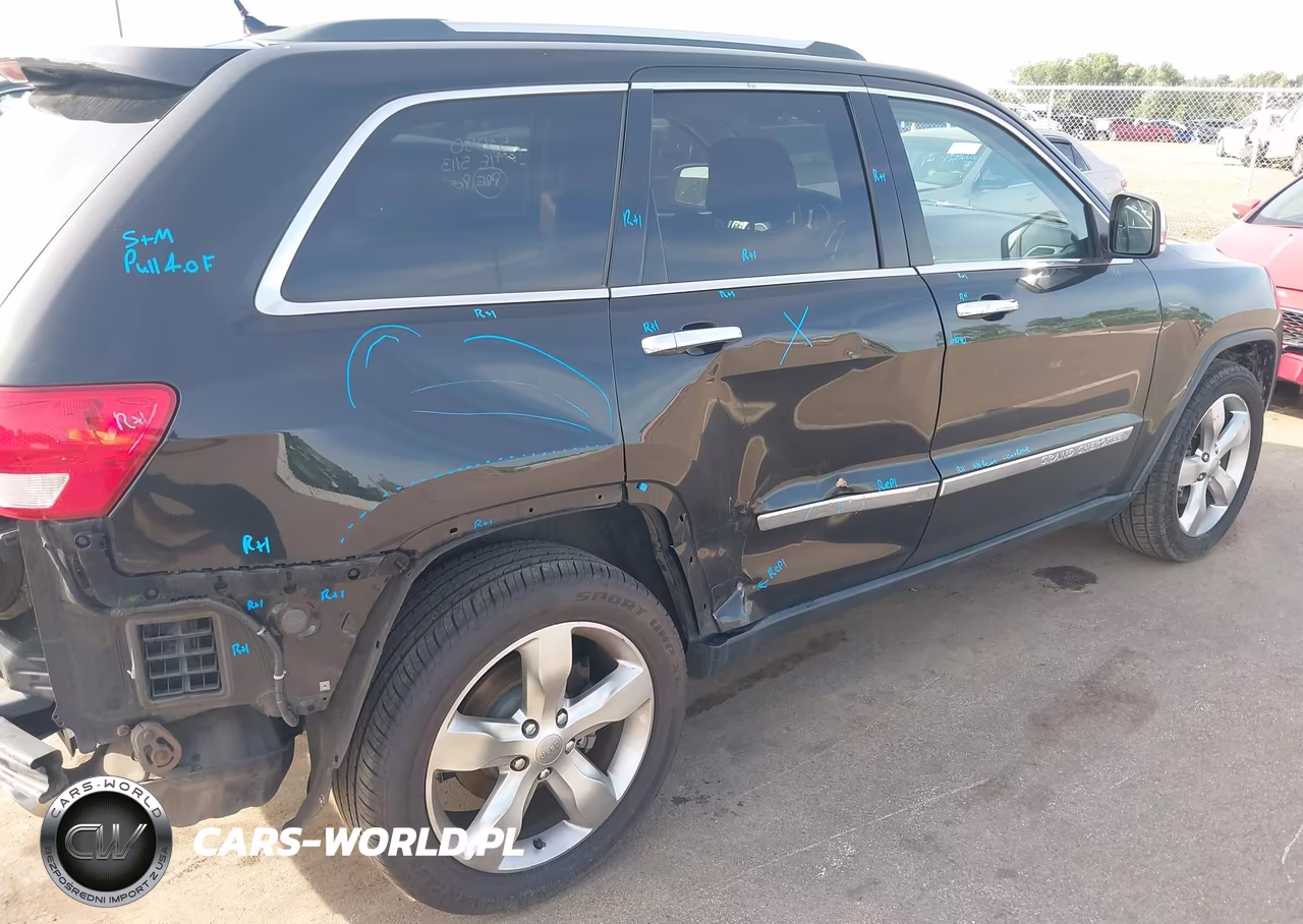 2013 Jeep Grand Cherokee Overland VIN:1C4RJECG0DC588447 - 18