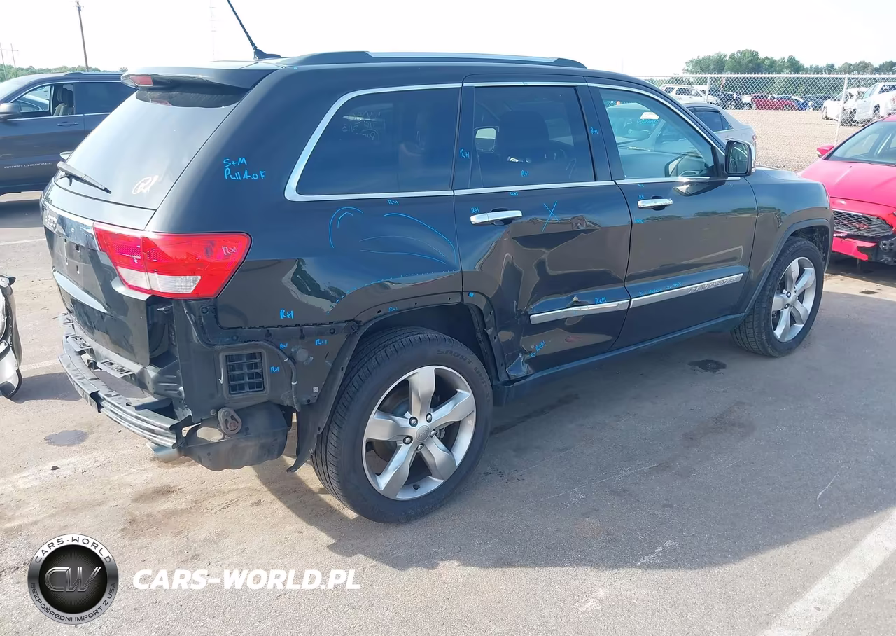 2013 Jeep Grand Cherokee Overland VIN:1C4RJECG0DC588447 - 4