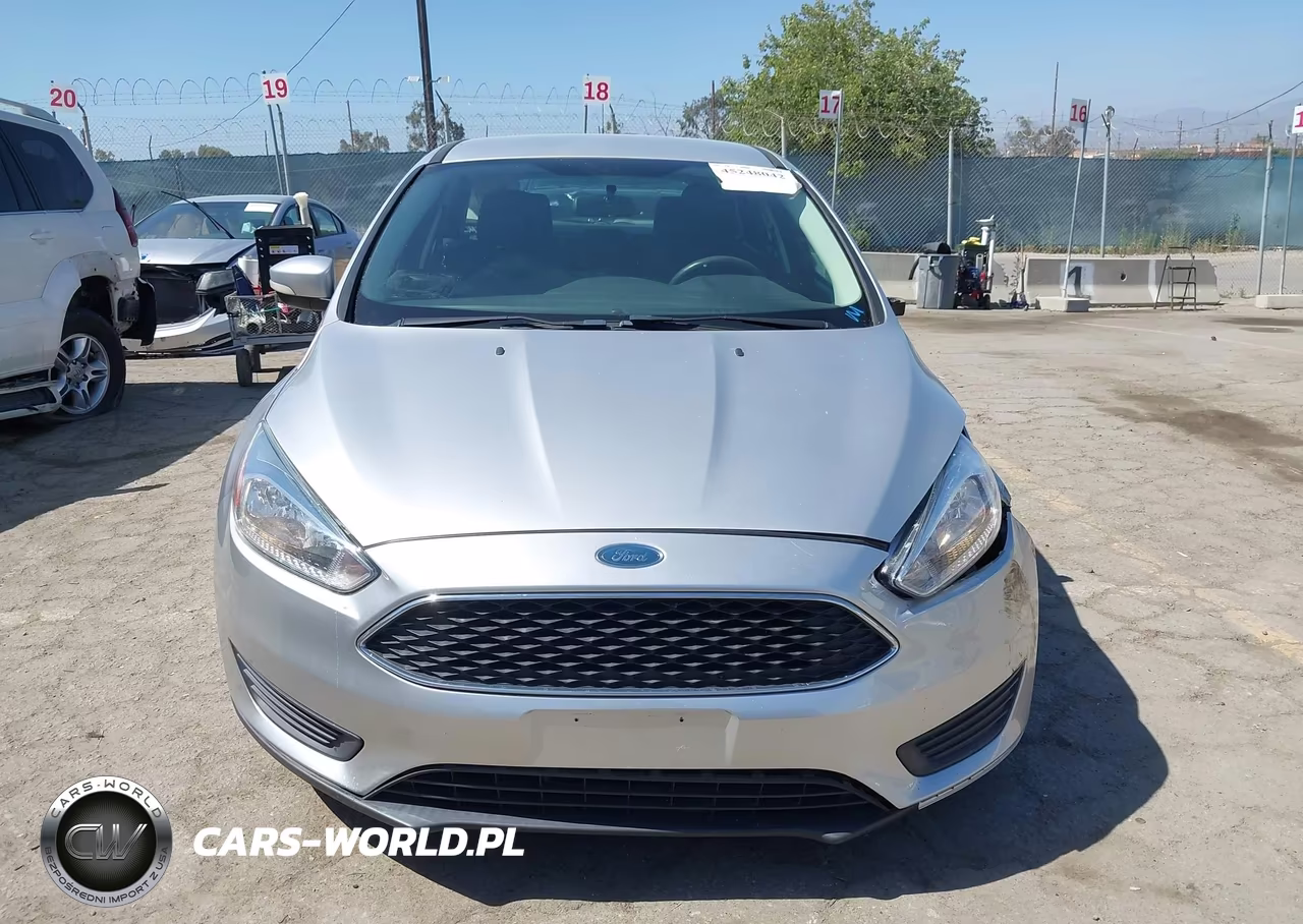 2017 Ford Focus Se VIN:1FADP3K20HL223751 - 12