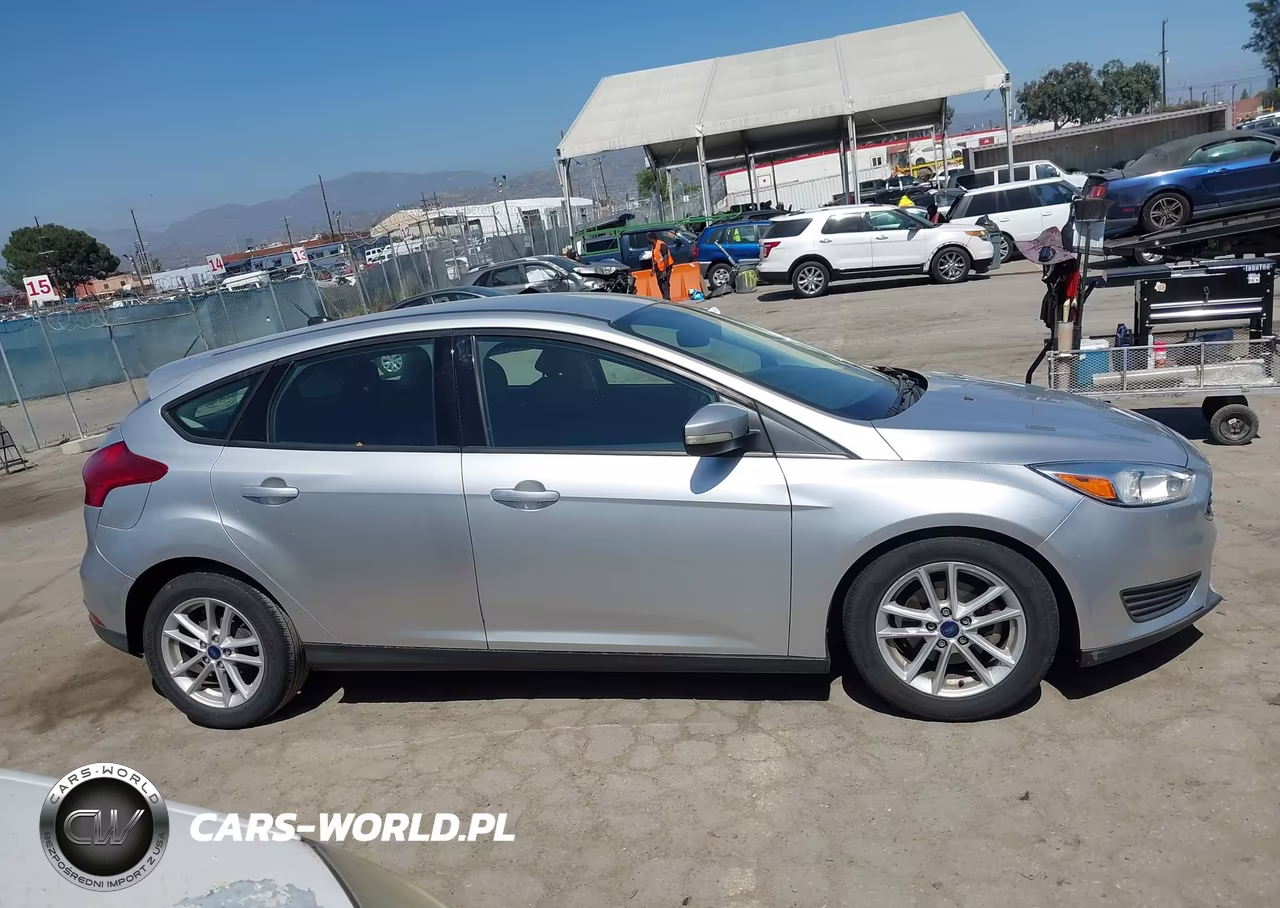 2017 Ford Focus Se VIN:1FADP3K20HL223751 - 13