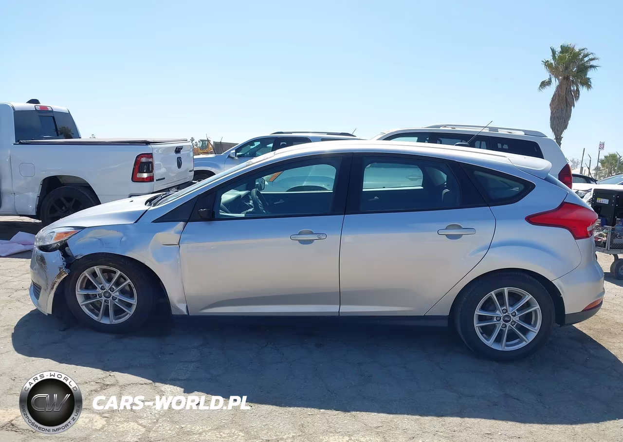 2017 Ford Focus Se VIN:1FADP3K20HL223751 - 14