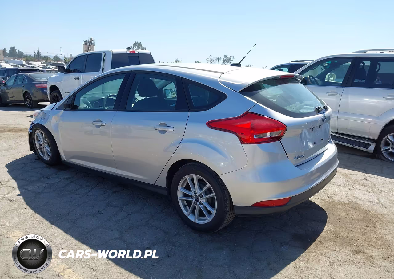 2017 Ford Focus Se VIN:1FADP3K20HL223751 - 3
