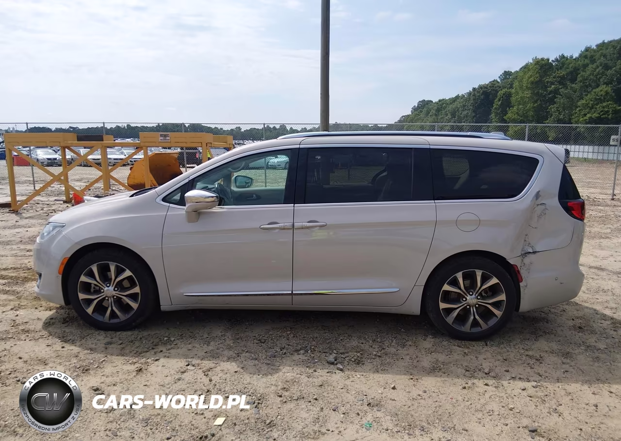 2017 Chrysler Pacifica Limited VIN:2C4RC1GG5HR553798 - 15