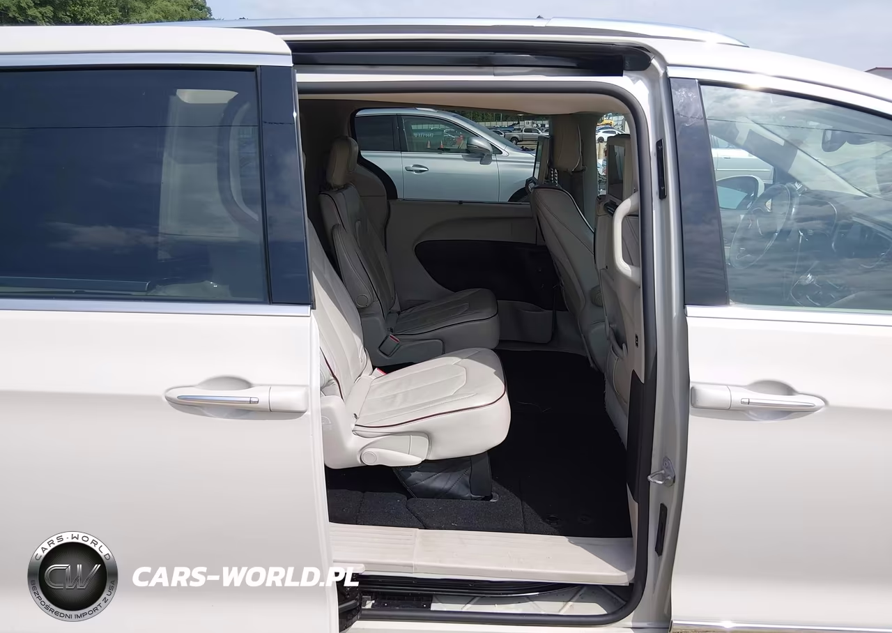 2017 Chrysler Pacifica Limited VIN:2C4RC1GG5HR553798 - 8