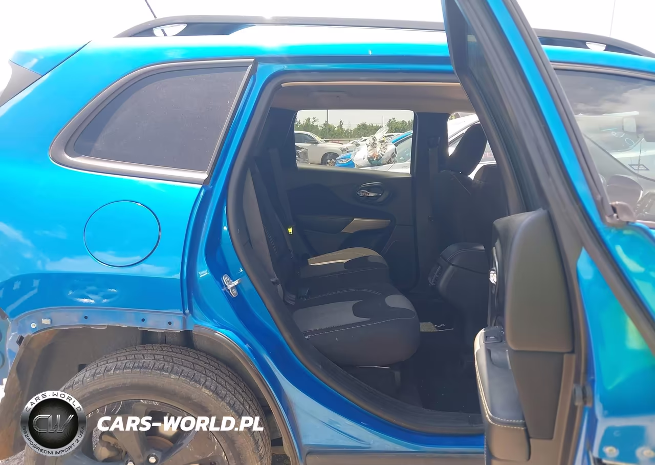 2018 Jeep Cherokee Latitude Fwd VIN:1C4PJLCB6JD561971 - 8
