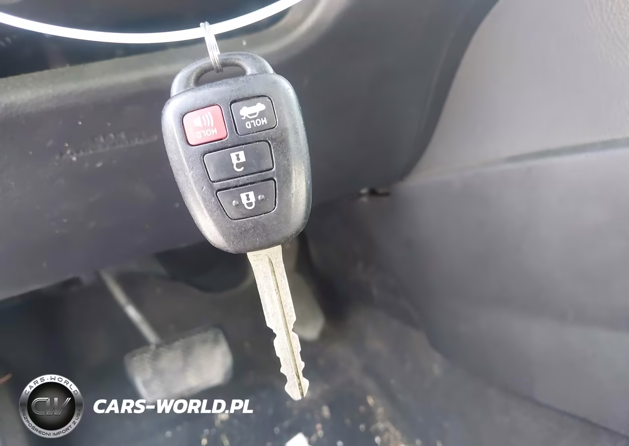 2015 Toyota Corolla Le VIN:2T1BURHE3FC238862 - 11