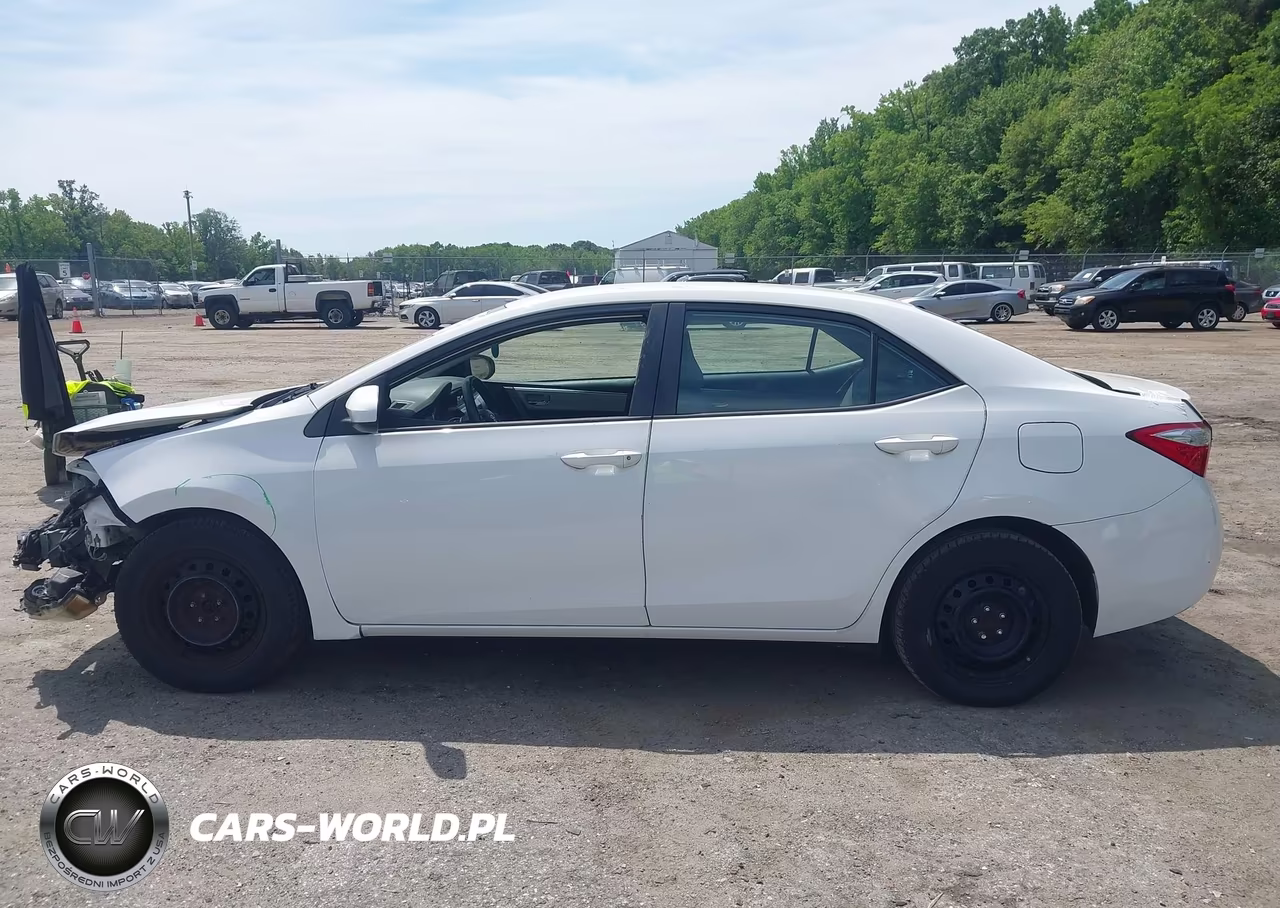 2015 Toyota Corolla Le VIN:2T1BURHE3FC238862 - 14