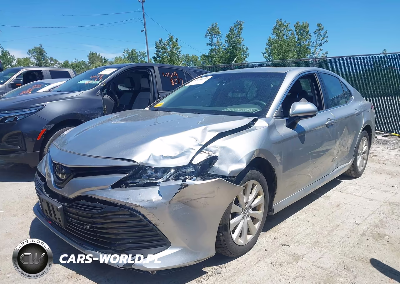 2018 Toyota Camry Le VIN:4T1B11HK9JU634530 - 2