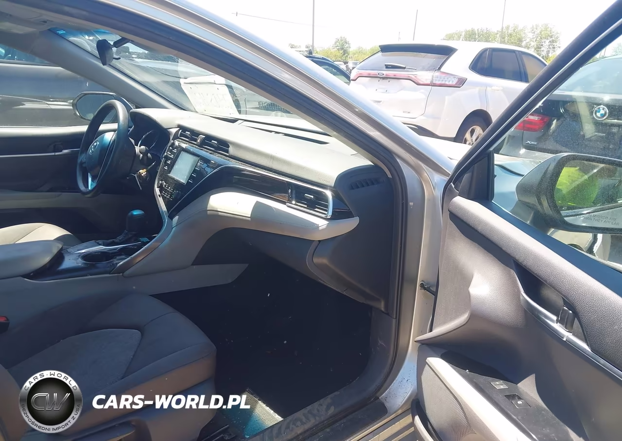 2018 Toyota Camry Le VIN:4T1B11HK9JU634530 - 5