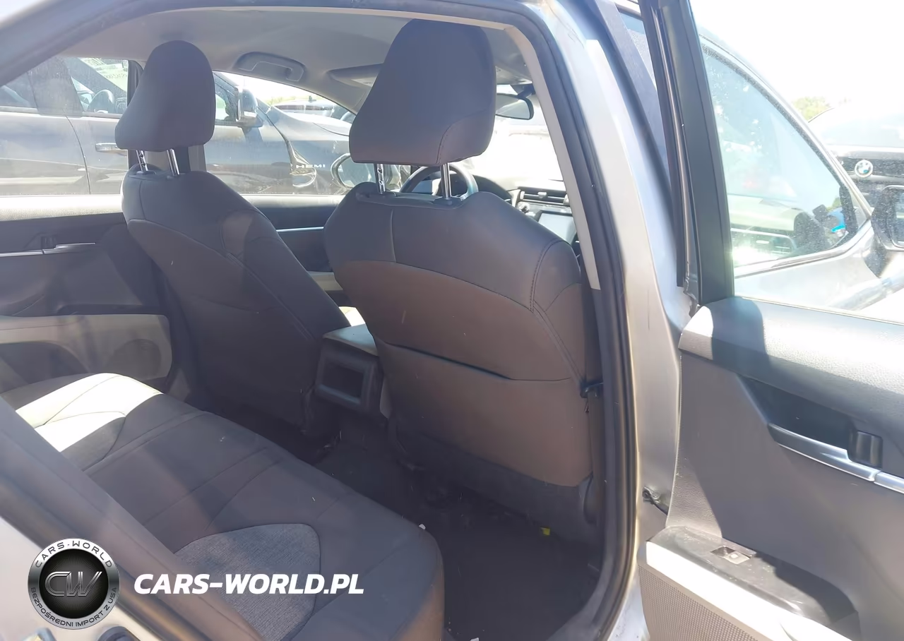 2018 Toyota Camry Le VIN:4T1B11HK9JU634530 - 8