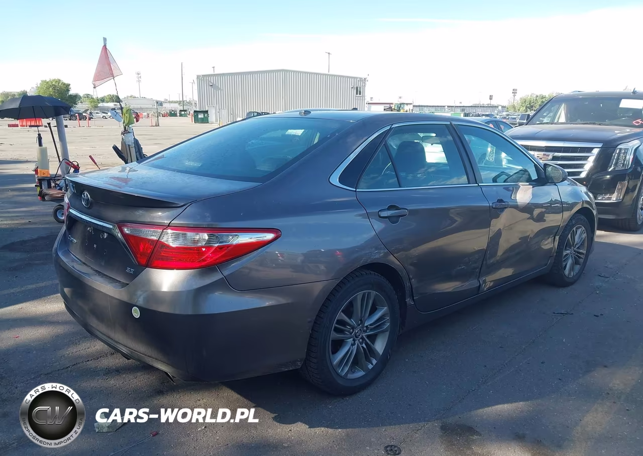 2016 Toyota Camry Se VIN:4T1BF1FK3GU153007 - 4