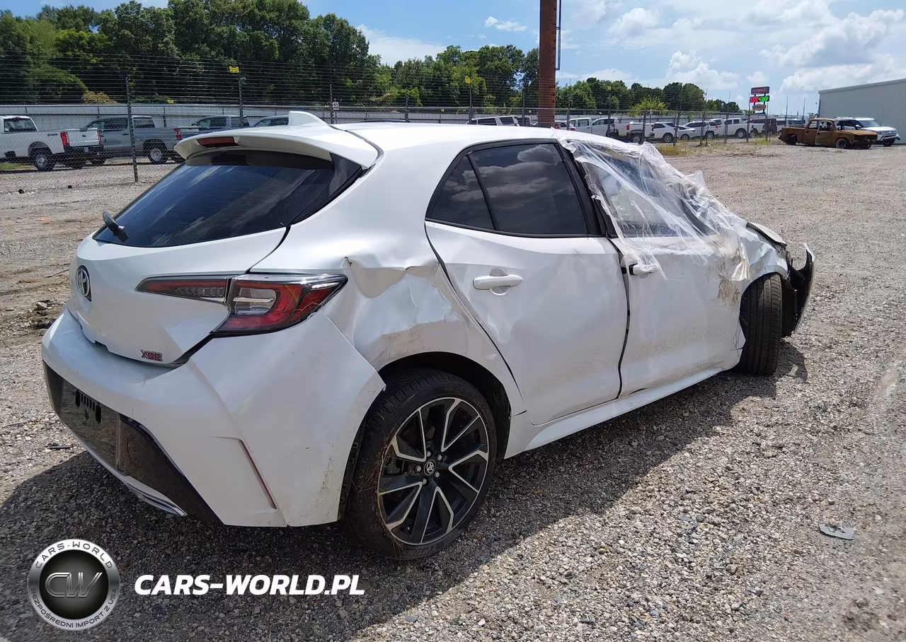 2021 Toyota Corolla Xse VIN:JTNC4MBE1M3114168 - 4