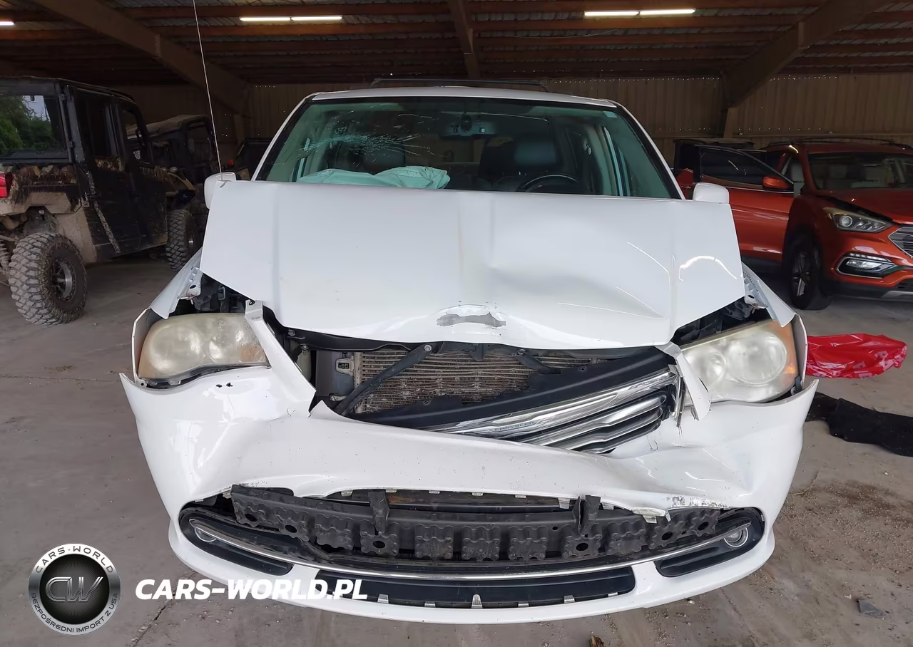 2014 Chrysler Town & Country Touring VIN:2C4RC1BG5ER445149 - 13